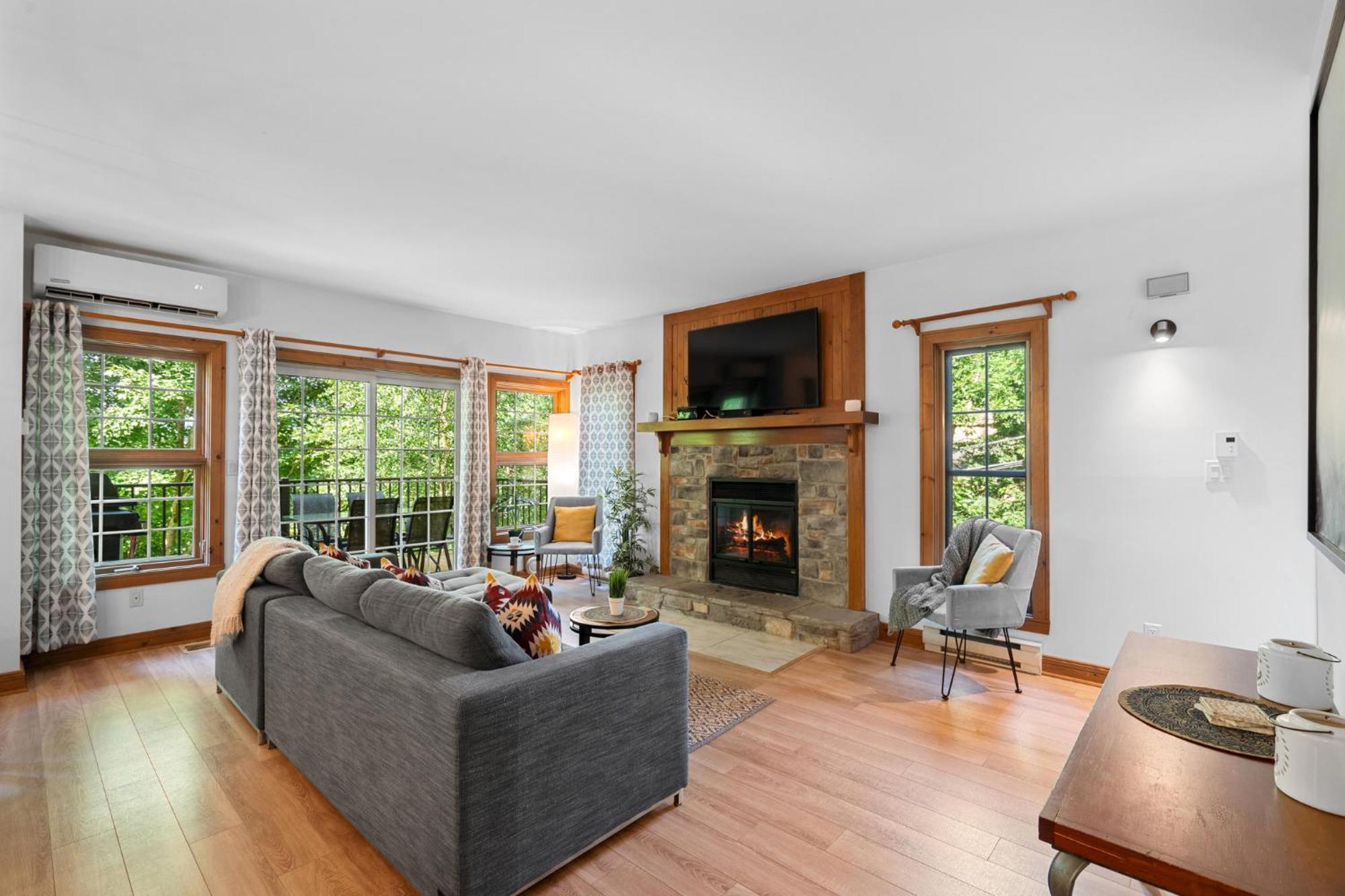 Les Falaises Tremblant - Ski Inout Condo W2Bdrs Mont-Tremblant Ngoại thất bức ảnh
